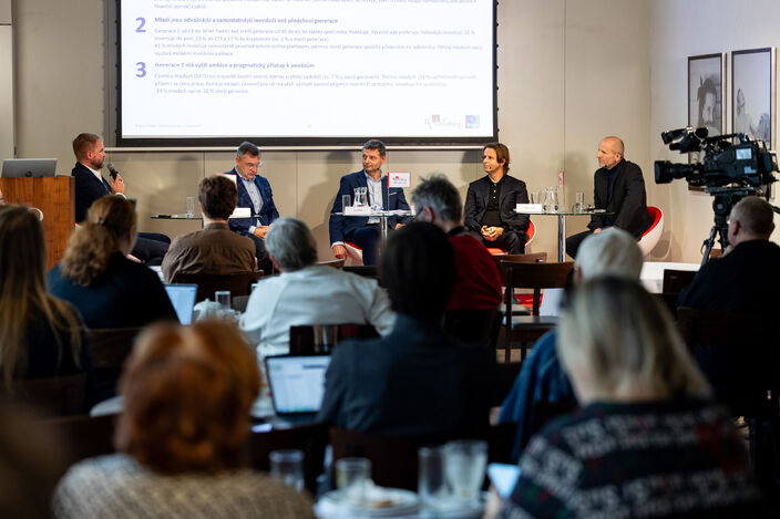 Mladí Češi se mění v investory. Generace Z chce finanční svobodu – a většina si ji aktivně buduje